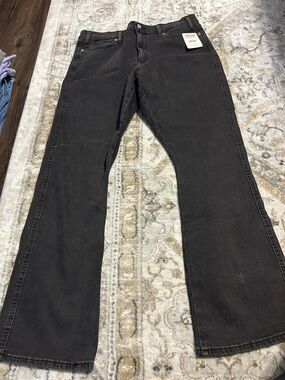 Signature Levi Black Women's Jeans